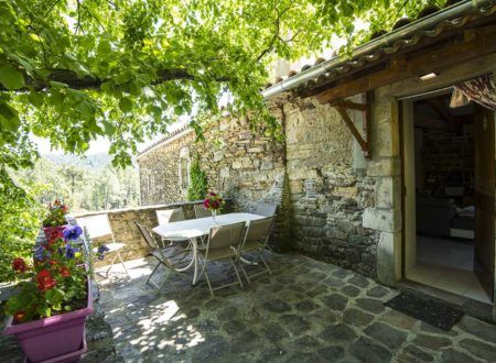 Gîte de groupe Le Domaine du Louis - Terrasse à l'étage